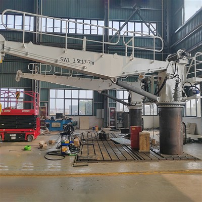 Technical zoo ntawm marine cranes hauv kev lag luam nkoj